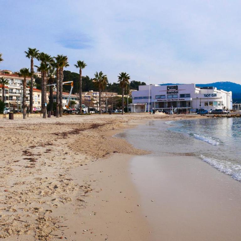 Les balcons de Bandol Centre ville avec vue mer et face à la plage - Studio - 20