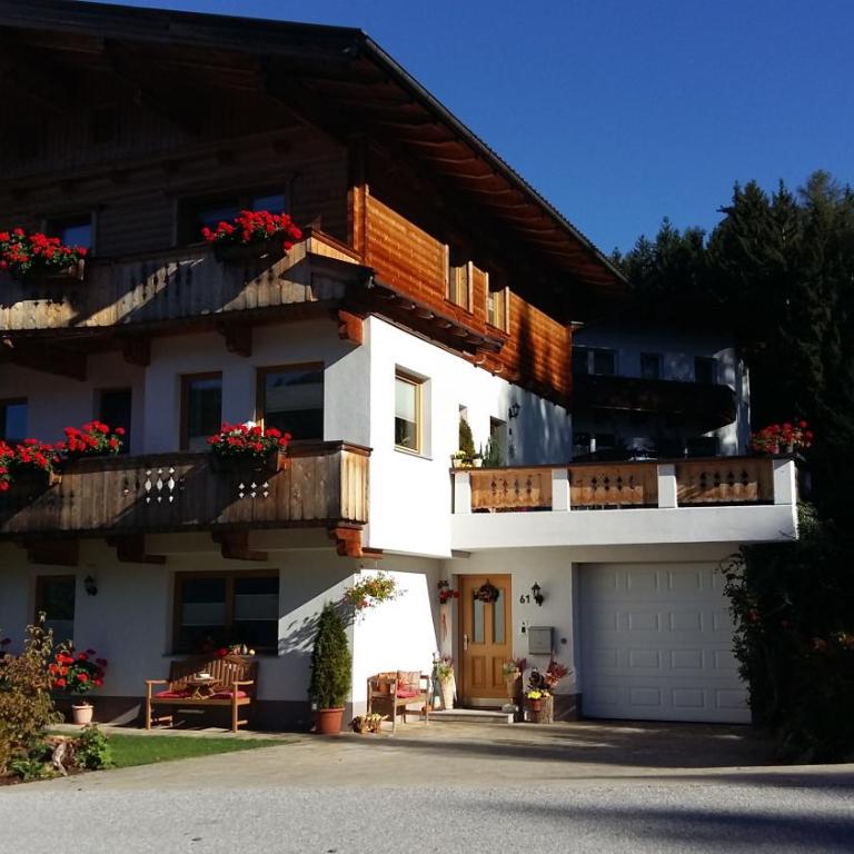 Haus Roland - Apartment with Garden - 21