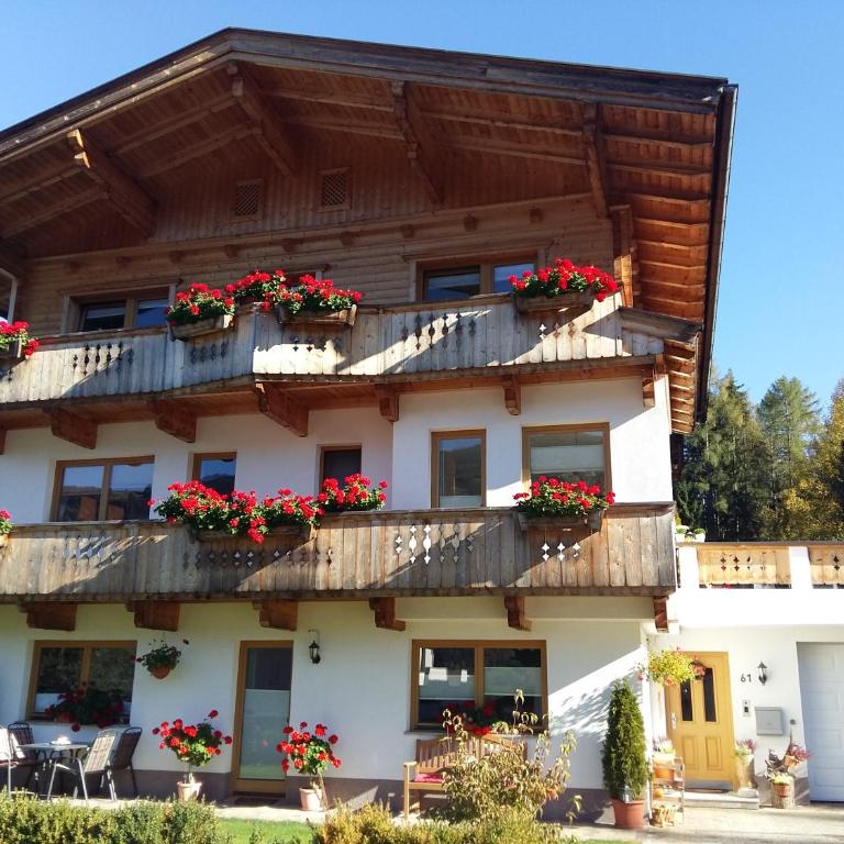 Haus Roland - Apartment with Garden - 2