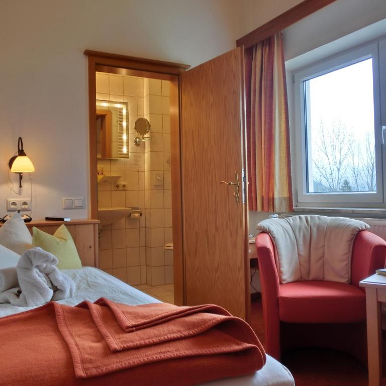 Hotel-Garni Drachenburg - Einzelzimmer mit Bergblick - 4