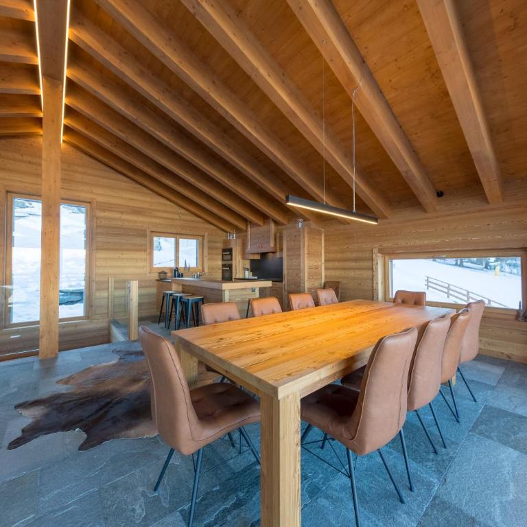 Oak Tree Chalet - on the ski slope - luxury! - Chalet - 9