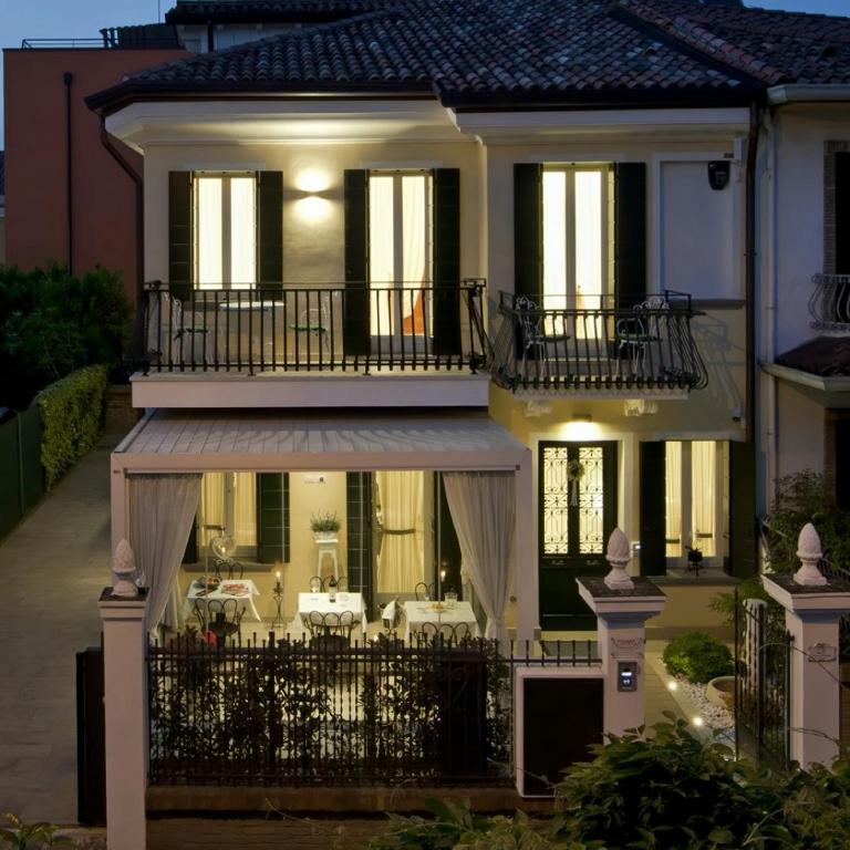 Chiara - Lodge - Camera Familiare con Terrazza - 1