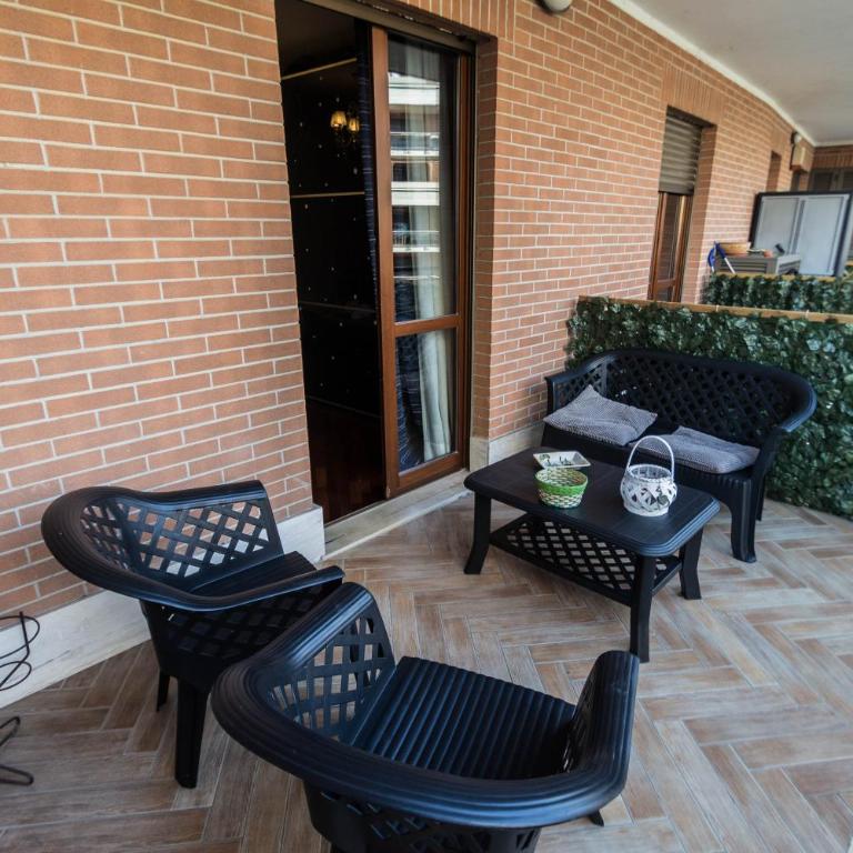 Leonardo Rome Holidays - King Room with Balcony - 10