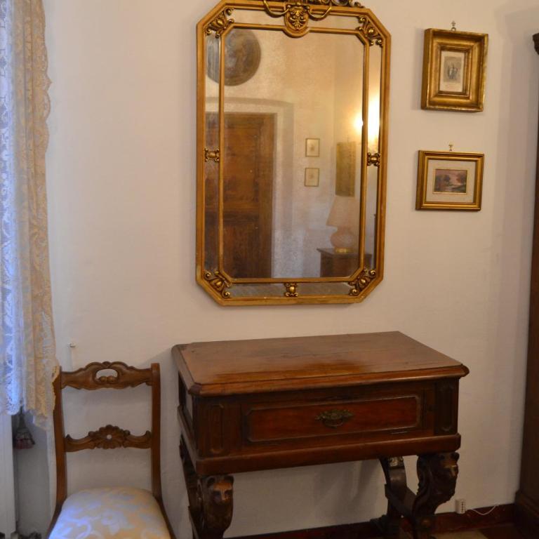Time Out - Camera Singola con Bagno in Comune - 9