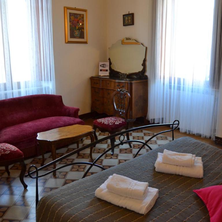 Time Out - Camera Singola con Bagno in Comune - 3