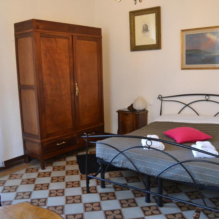 Time Out - Camera Singola con Bagno in Comune - 8