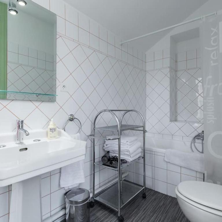 Résidence La Villa Léonie - Appartement 2 Chambres Supérieur avec Balcon (3 Adultes) - 16