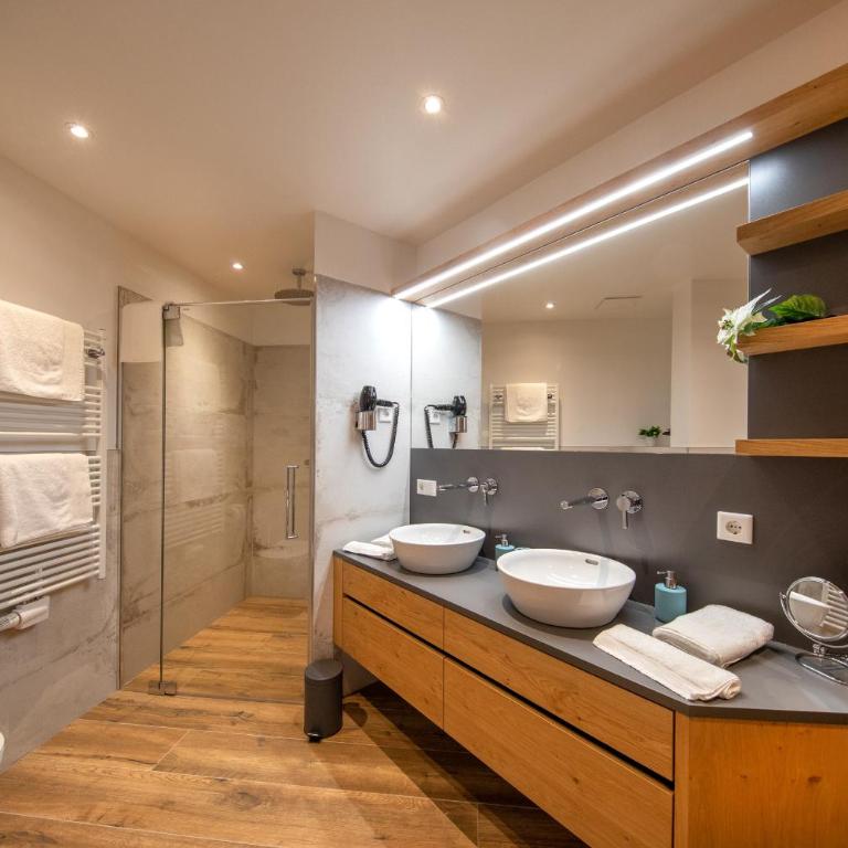Apartments Adlerhorst Top 2 Zell am See with private sauna and in summer Zell am See Kaprun summercard - Apartment Top 2 mit 2 Schlafzimmern und Terrasse (4 Erwachsene + 2 Kinder) - 10