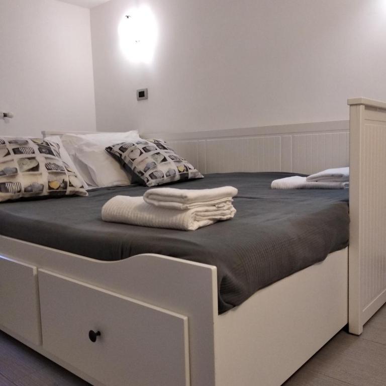 Casa di Carlo e Vale - Four-Bedroom Apartment with Balcony - 13