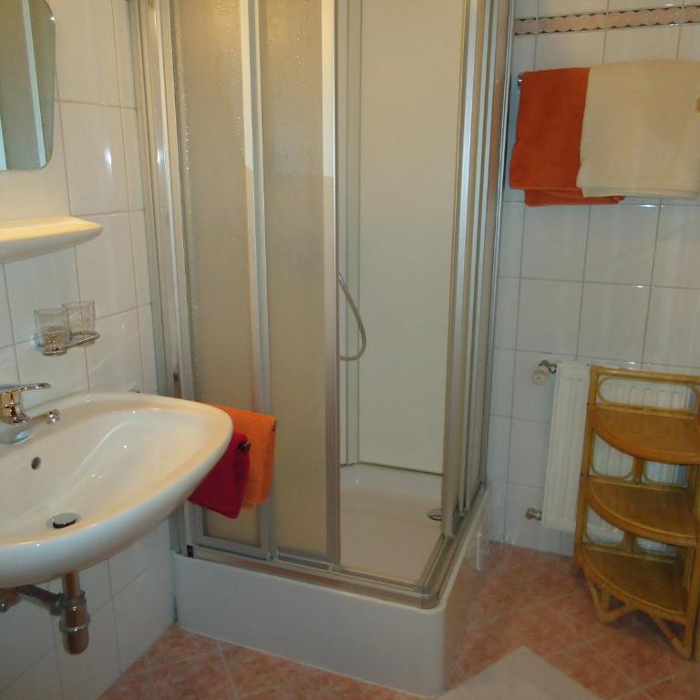 Pension-Greimelbacherhof - Familienzimmer (2 Erwachsene + 2 Kinder) mit Balkon - 10