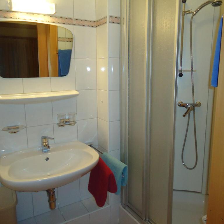 Pension-Greimelbacherhof - Doppelzimmer mit Balkon - 11