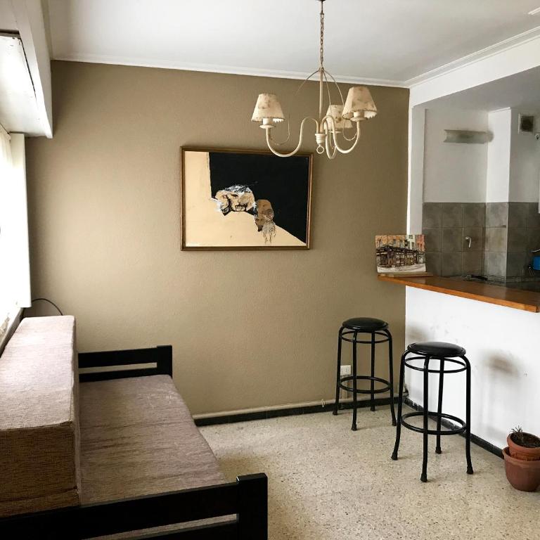 Depto. c/balcón, Colón y Olavarría - Apartamento - 2