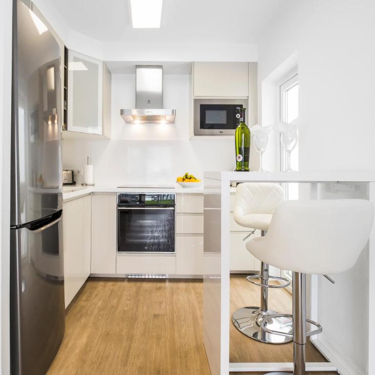 Flower Beach Suite 1 - Apartamento - 23