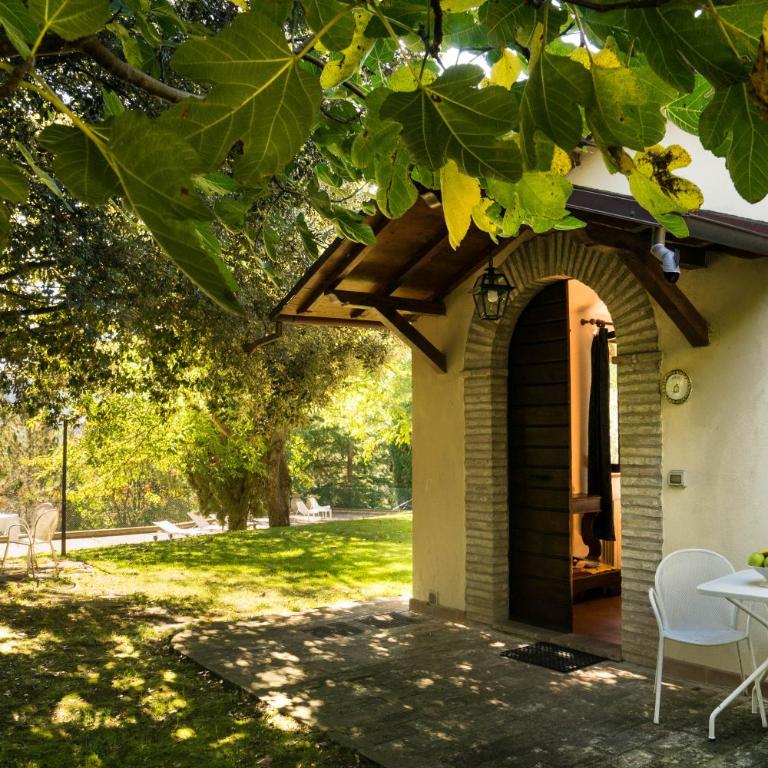 Villamena - Villa con Piscina Privata - 13