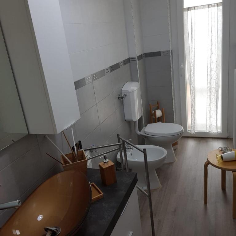 Testa o Croce Casa Vacanze - Camera Matrimoniale con Bagno Privato Esterno - 9
