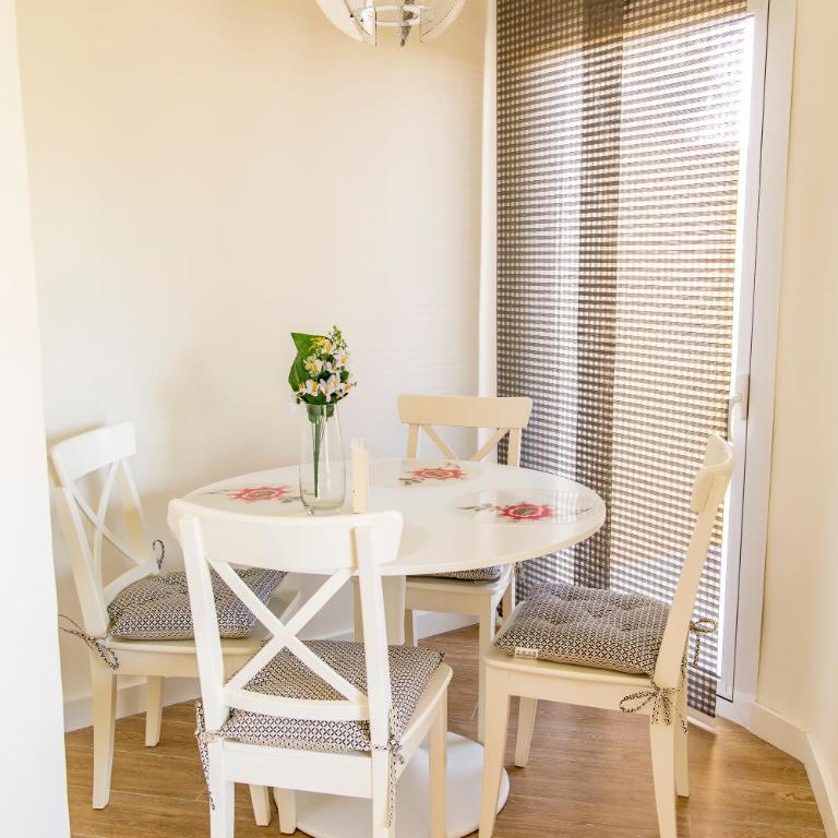 New Apartment Near the Beach & Train Station in Club Playa Flores - Apartamento de 1 dormitorio - 7