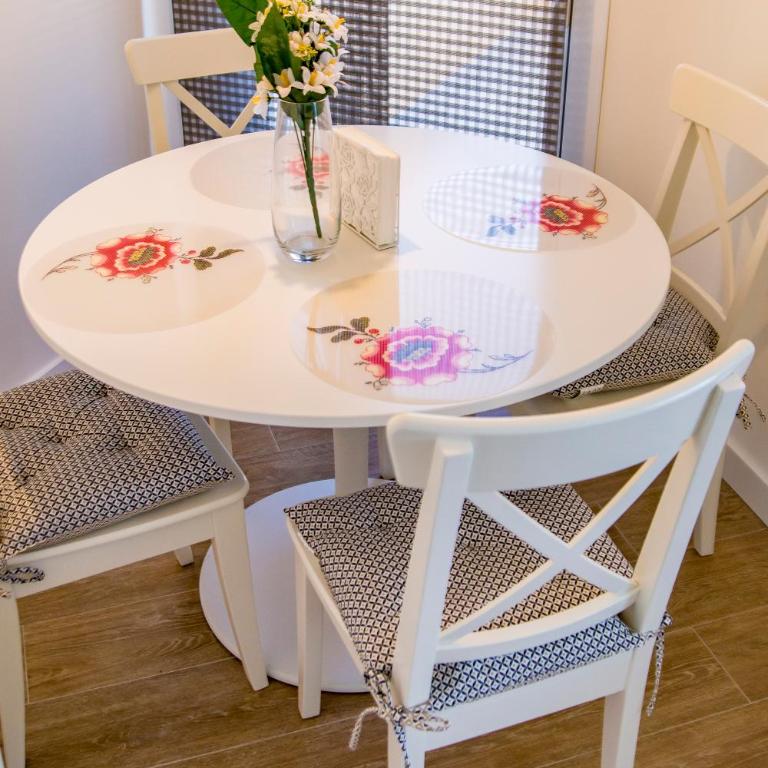 New Apartment Near the Beach & Train Station in Club Playa Flores - Apartamento de 1 dormitorio - 6