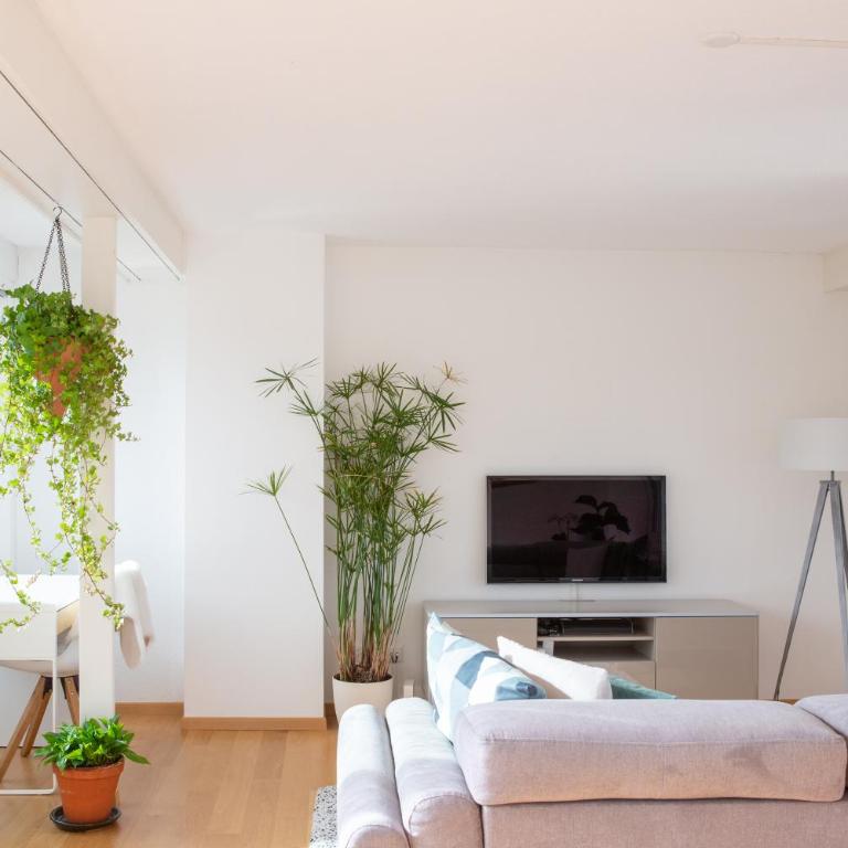 Modern & Central Apartments - Penthouse-Apartment - 2