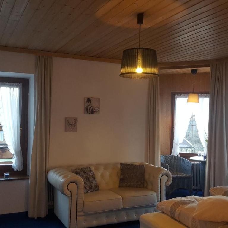 Hotel Gasthof Gaistal - Dreibettzimmer mit Balkon - 3