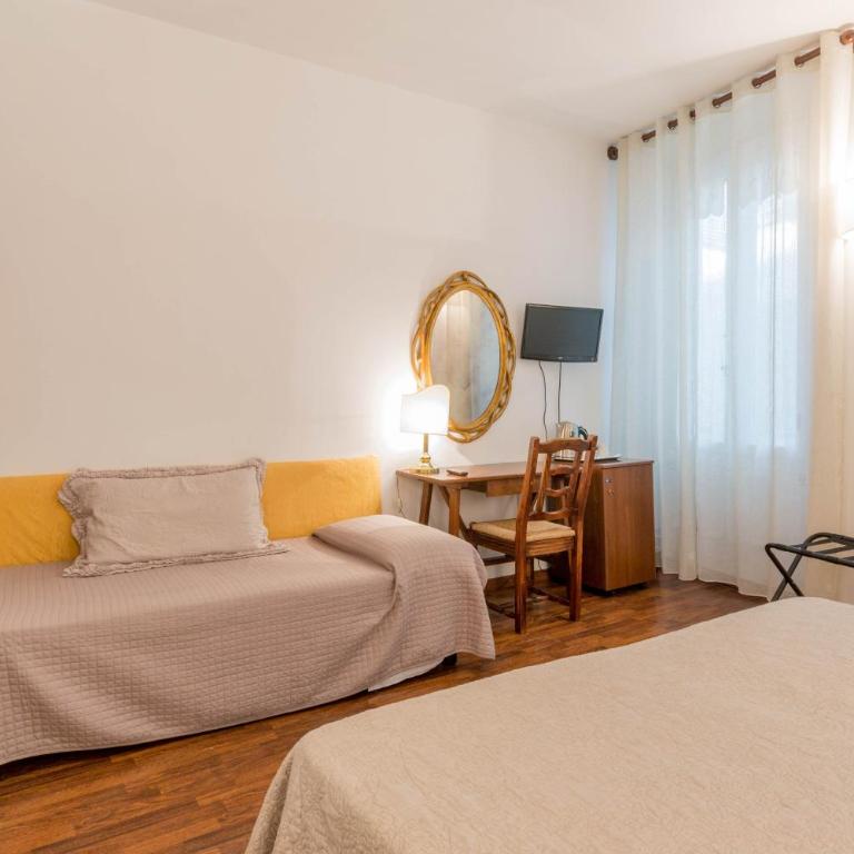 Hotel Rex - Triple Room - 4