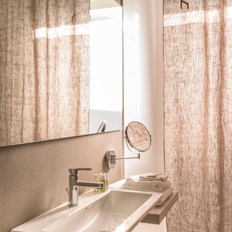Bed & Breakfast LA HOME and Apartments - Camera Matrimoniale Standard - 3