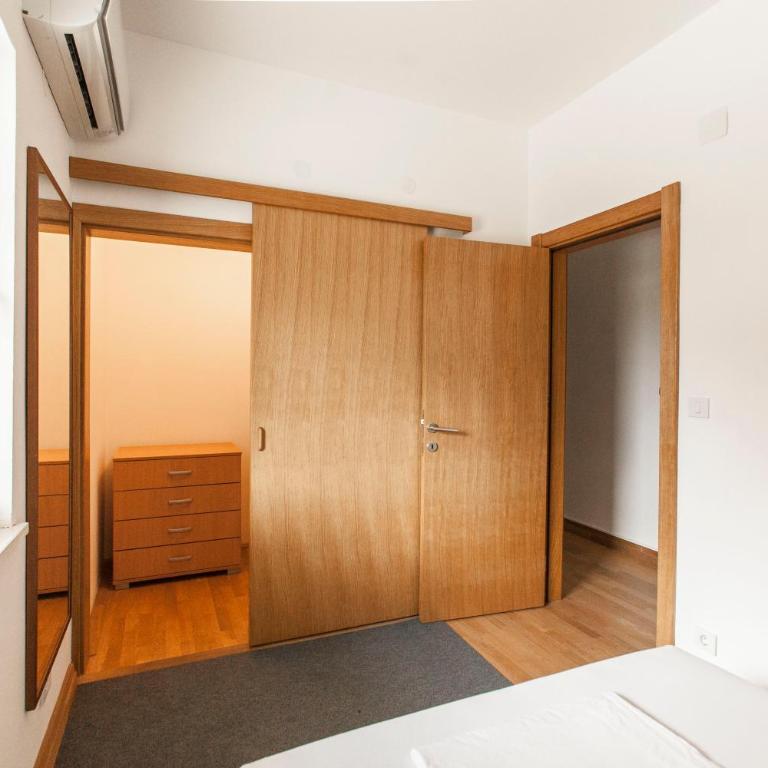Apartment-Hotel Vila Petrovic-Becici - Apartman s 1 Spavaćom Sobom i Terasom - 10