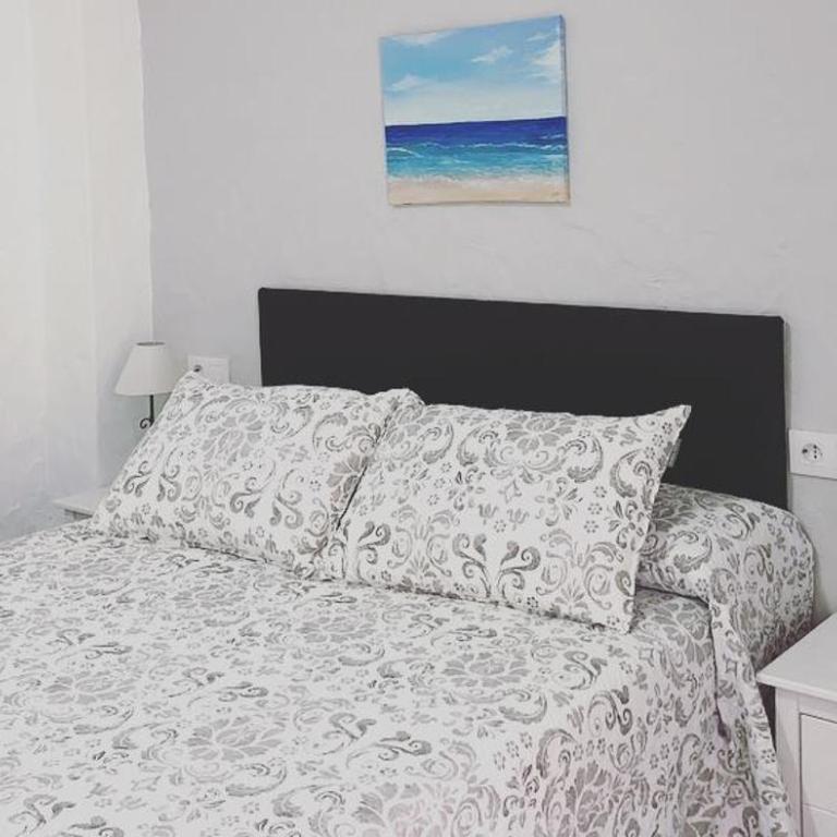 Hostal El Espinel - Habitación con cama grande - 19