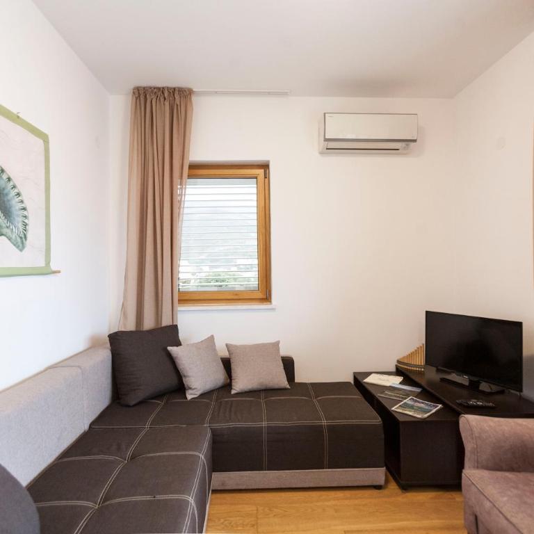 Apartment-Hotel Vila Petrovic-Becici - Apartman sa Terasom i Pogledom na More - 3