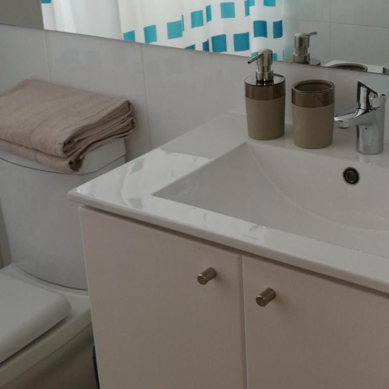 Excelente departamento en Las Condes - Apartamento de 2 dormitorios - 9