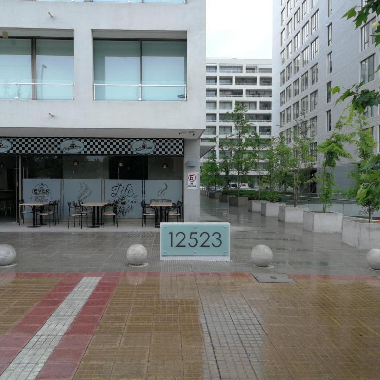 Excelente departamento en Las Condes - Apartamento de 2 dormitorios - 10