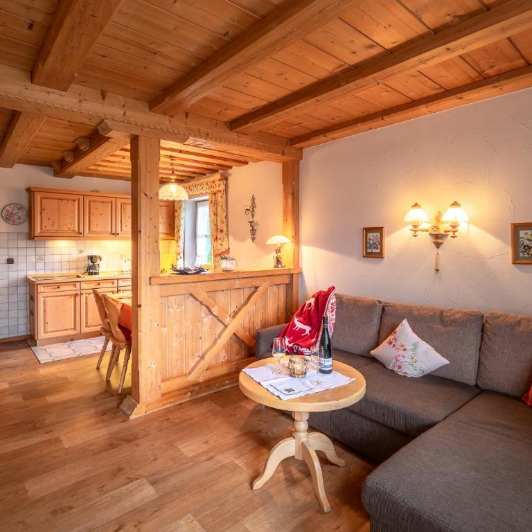 Ferienwohnungen Hollweger inkl. Chiemgaukarte - Apartment mit Blick auf die Berge - 3