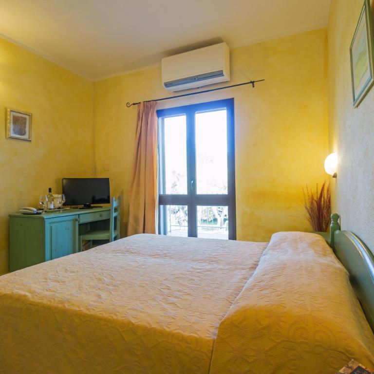 Residenza Gli Ontani - Camera Matrimoniale con Bagno Privato - 4