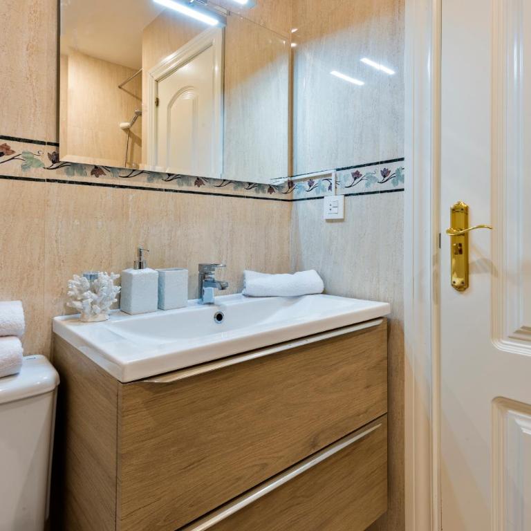Genteel Home Reyes Católicos - One-Bedroom Apartment - 6