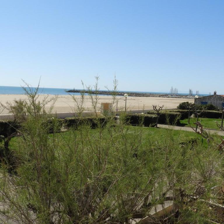Appartement Saint Pierre 30m de la plage - Apartment - 1