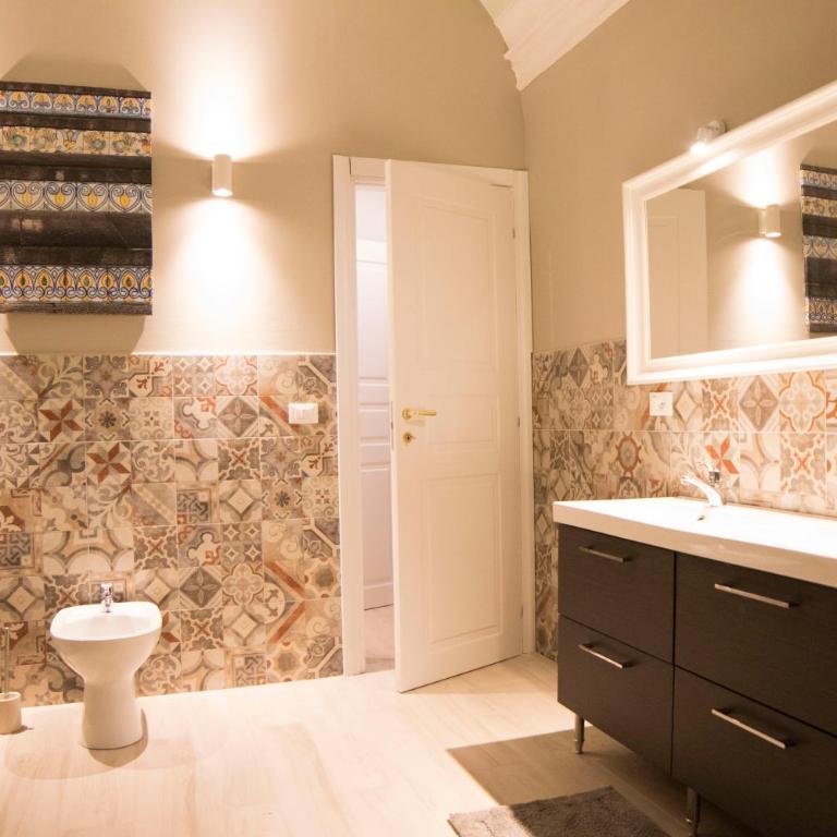 Katana suites apartments - Deluxe Apartment with Two Balconies - 6