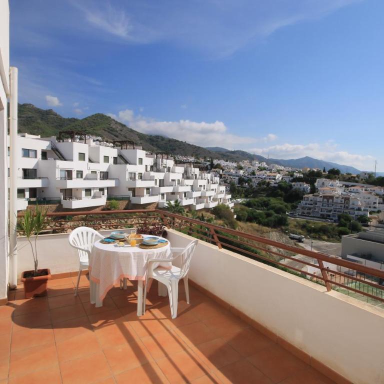 Panorama de Nerja - Apartamento con vistas a la piscina - 14