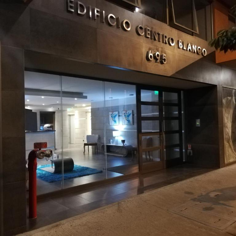 Depto Estudio 1810 Centro Blanco con estacionamiento - Apartamento - 25
