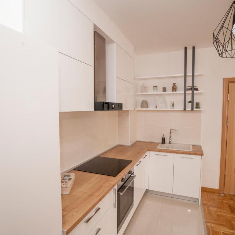 Apartman Avisi - Apartman sa Balkonom - 10