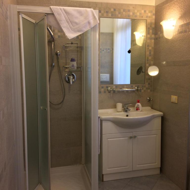 Antica Residenza D'Azeglio Room&Breakfast di Charme - Camera Matrimoniale/Doppia con Letti Singoli - 1