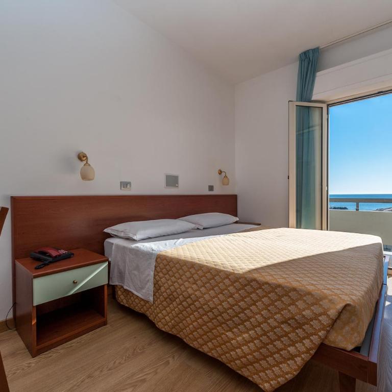 Hotel Poseidon e Nettuno - Camera Deluxe Matrimoniale/Doppia con Letti Singoli con Vista Mare - 2