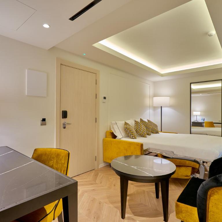 Eurostars Madrid Gran Vía - Family Room - 2