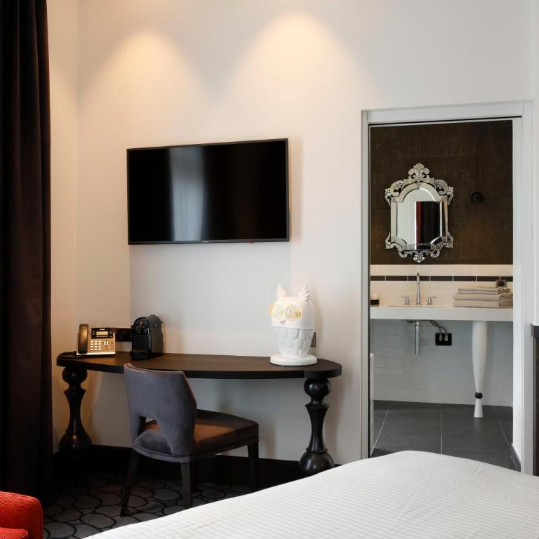 Continental Hotel - Chambre Intemporelle - 11