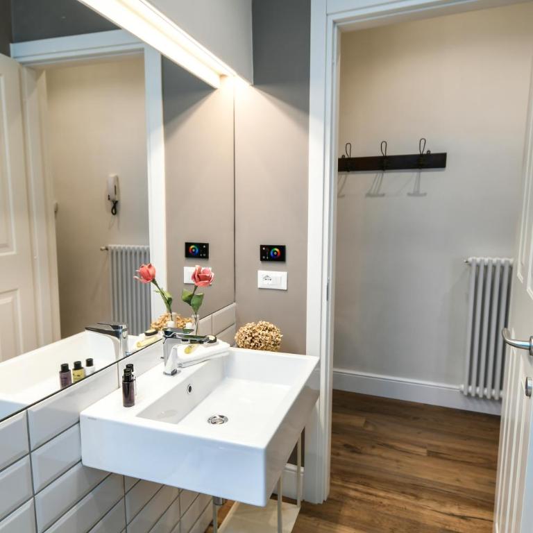 Oltrarno's Sweet Rose - FREE PARKING! - Apartment - 19