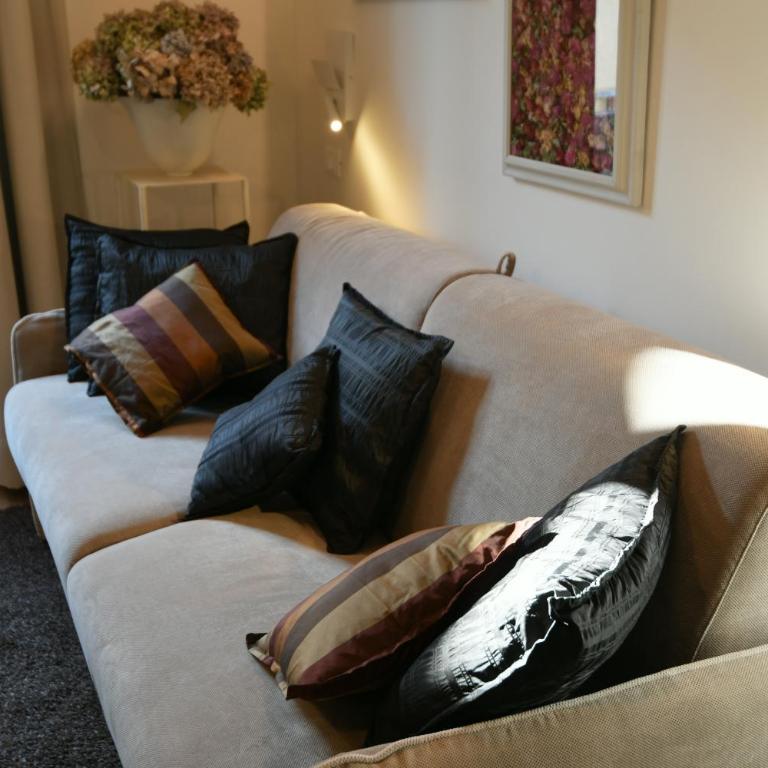 Oltrarno's Sweet Rose - FREE PARKING! - Apartment - 6