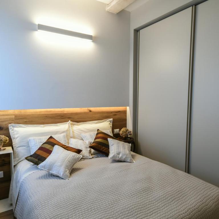Oltrarno's Sweet Rose - FREE PARKING! - Apartment - 24