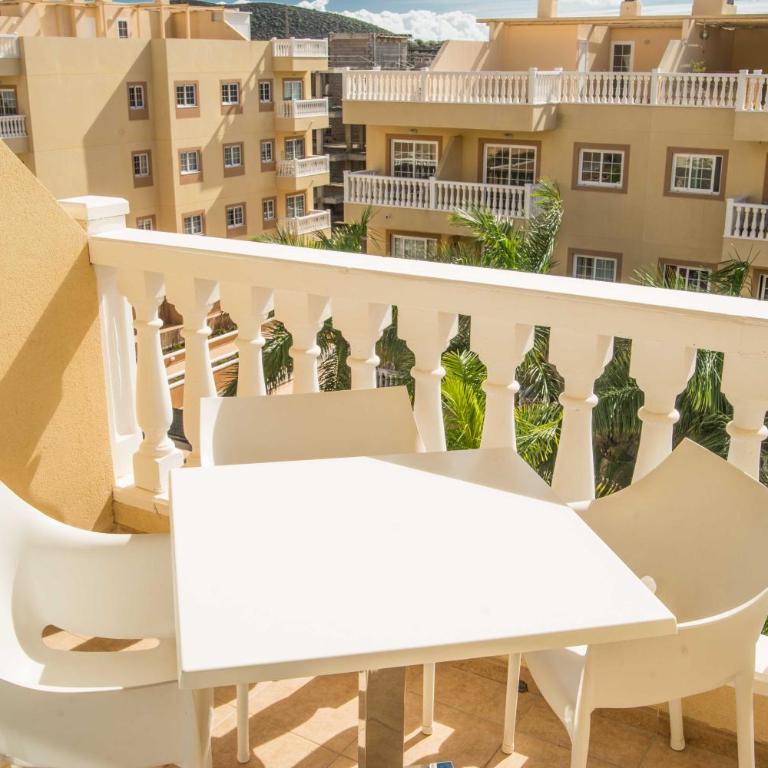 2 Bdr Apartment In Palm Mar PM120 Pool Parking - Apartment with Pool View - 20