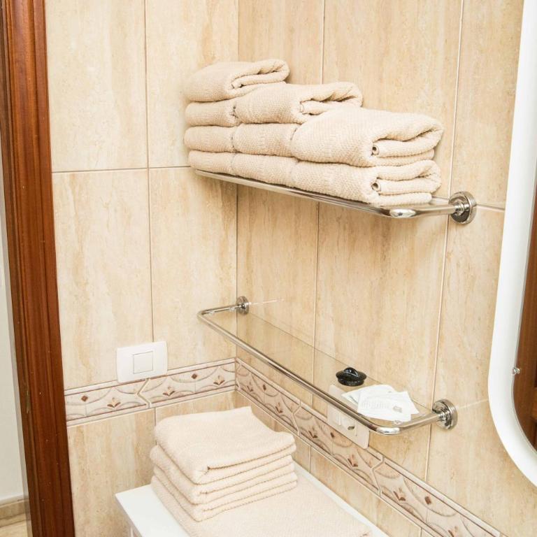 2 Bdr Apartment In Palm Mar PM120 Pool Parking - Apartment with Pool View - 15
