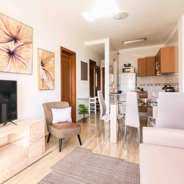 2 Bdr Apartment In Palm Mar PM120 Pool Parking - Apartment with Pool View - 1