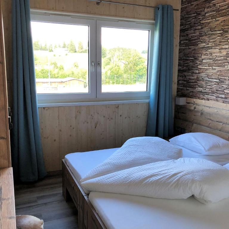 Arena Hostel Allgäu - Doppelzimmer mit eigenem Bad - 5