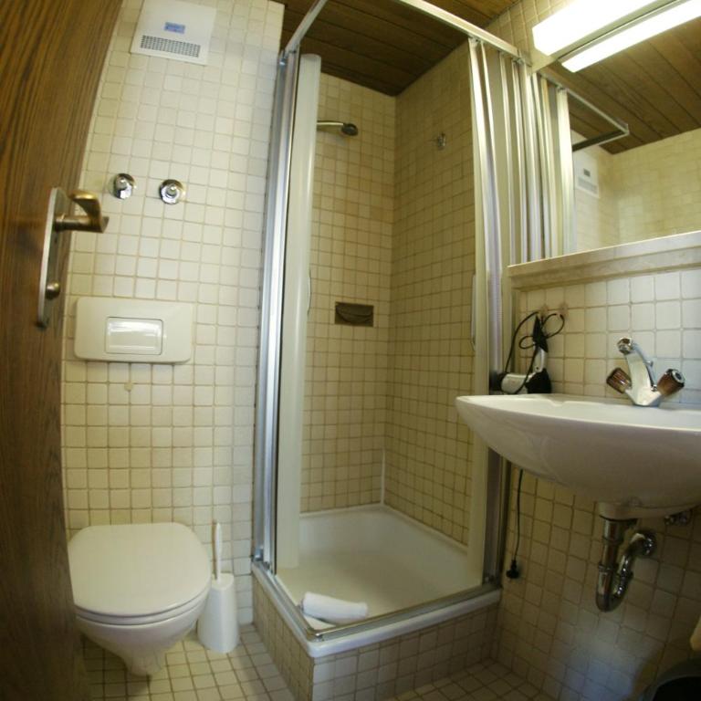 Hotel St. Georg - Doppelzimmer mit Balkon - 2